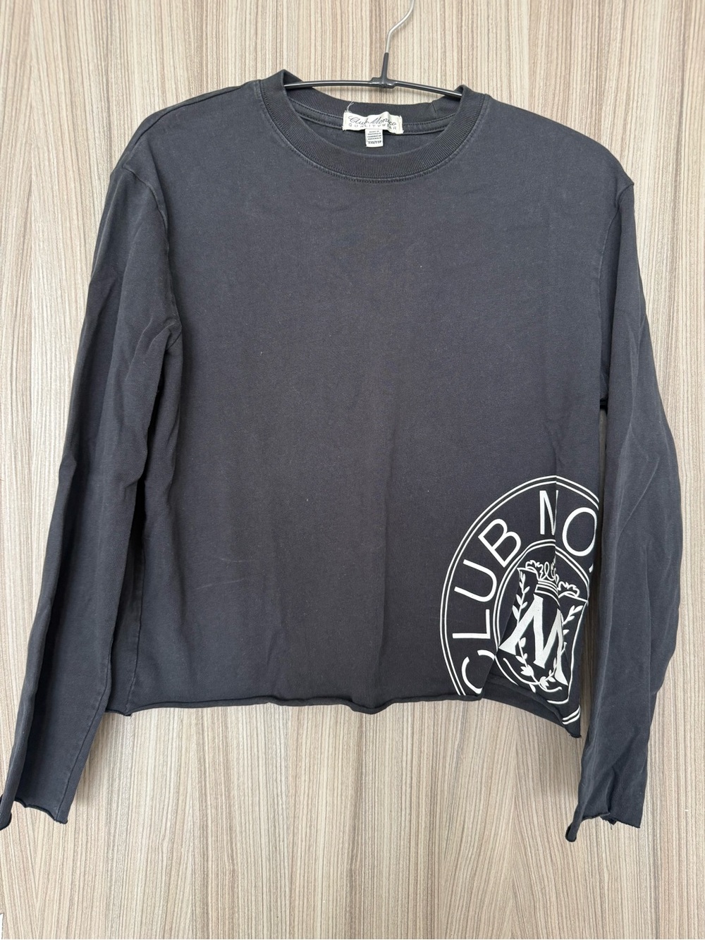 Club Monaco Black Graphic Long Sleeve Cropped T-Shirt – XXS